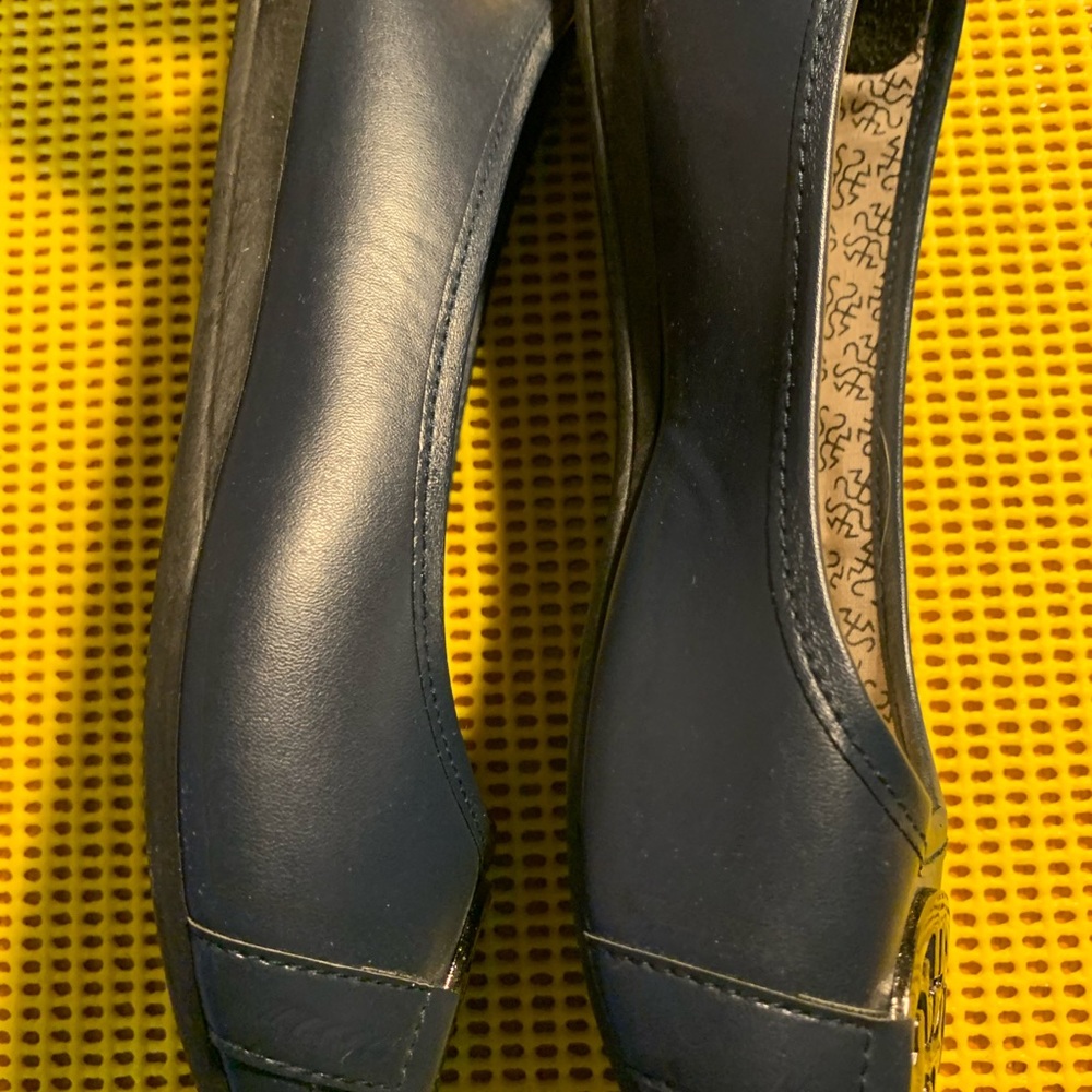 Womens Navy blue slip on